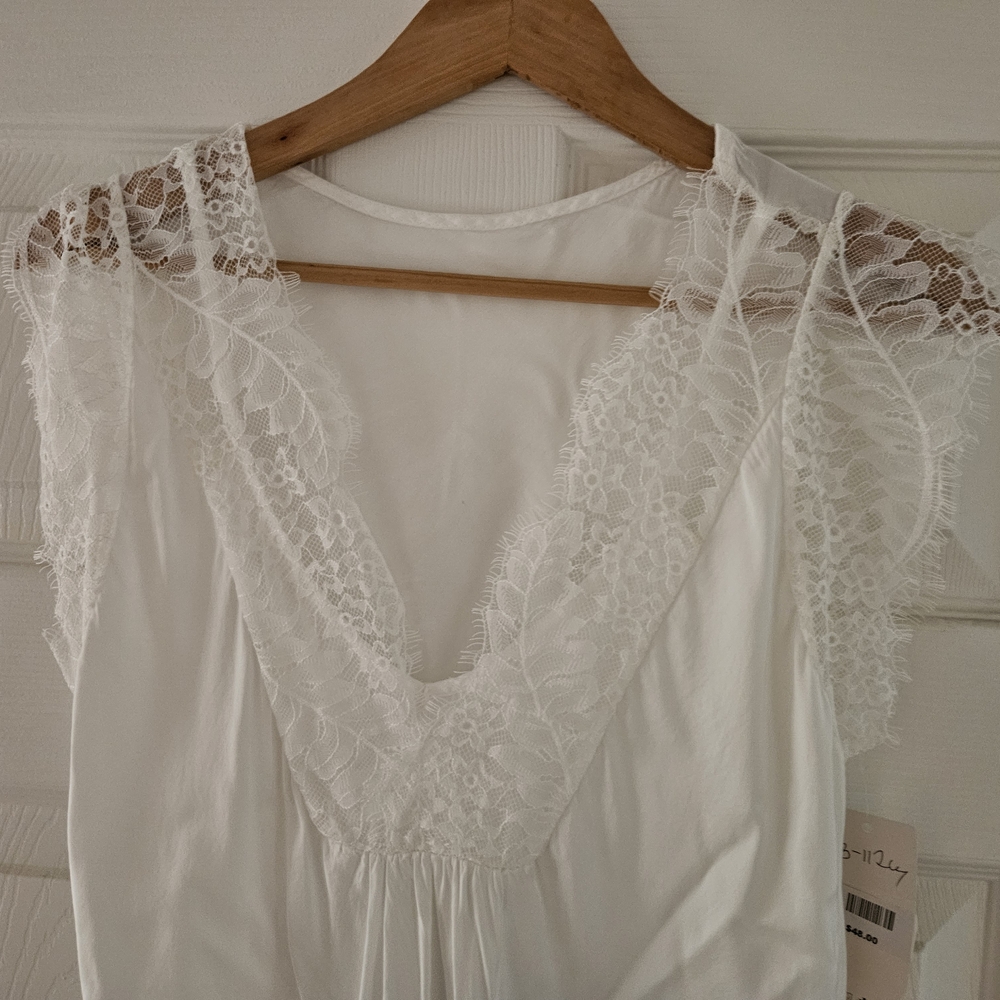 Local European White Lace Jersey Top